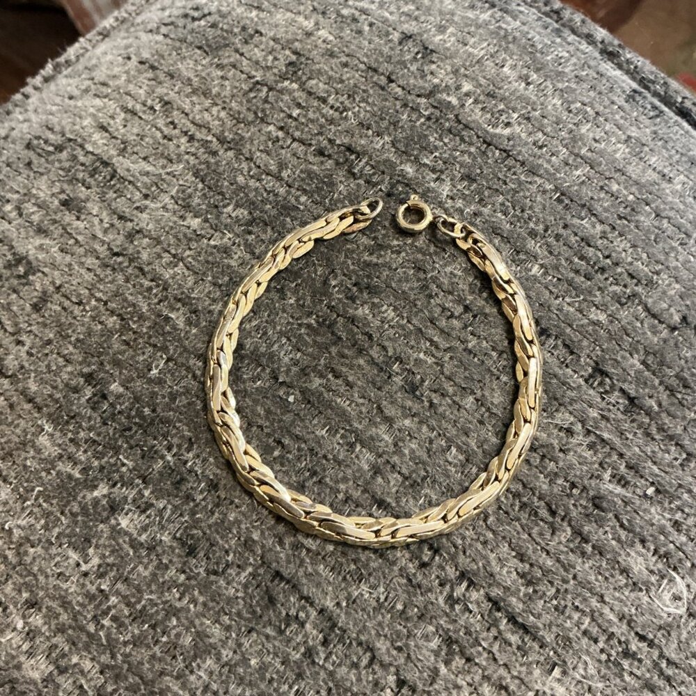 Vintage Gold-Tone Chain Link Bracelet 7 Inches With Spring Ring Clasp - Picture 3 of 3